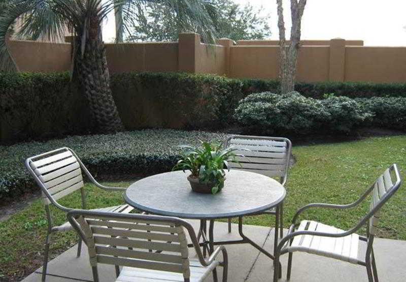 Courtyard Beaumont Hotel Buitenkant foto